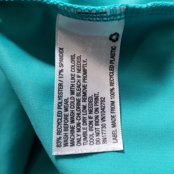 More than magic Mermaid Girls Rashguard - Picture 7 of 7